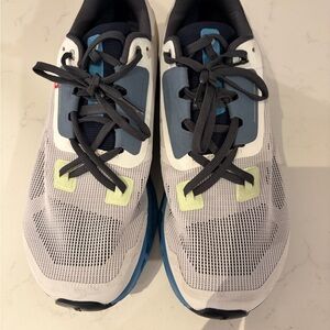 On Cloud Running Athletic Shoes